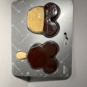 Disney Parks MICKEY Bar And Rice Krispies Treat Salt and Pepper shakers New